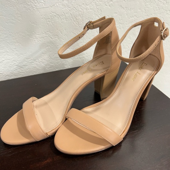 Essex Lane heels.  Size 8.5 - Picture 2 of 2